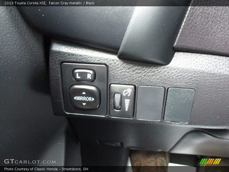 Falcon Gray metallic / Black 2019 Toyota Corolla XSE