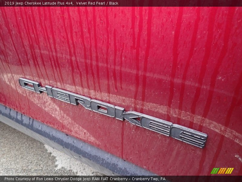 Velvet Red Pearl / Black 2019 Jeep Cherokee Latitude Plus 4x4
