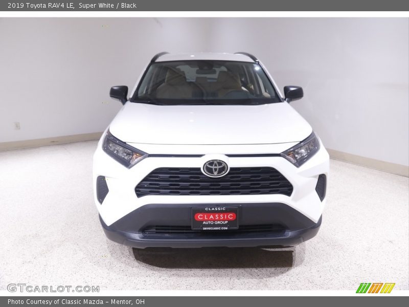 Super White / Black 2019 Toyota RAV4 LE
