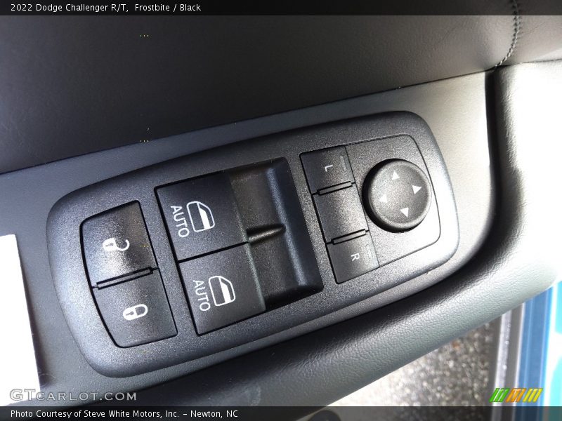 Frostbite / Black 2022 Dodge Challenger R/T