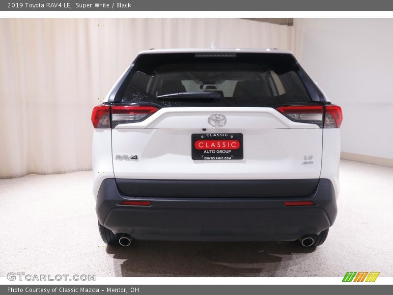 Super White / Black 2019 Toyota RAV4 LE