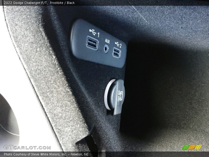 Frostbite / Black 2022 Dodge Challenger R/T