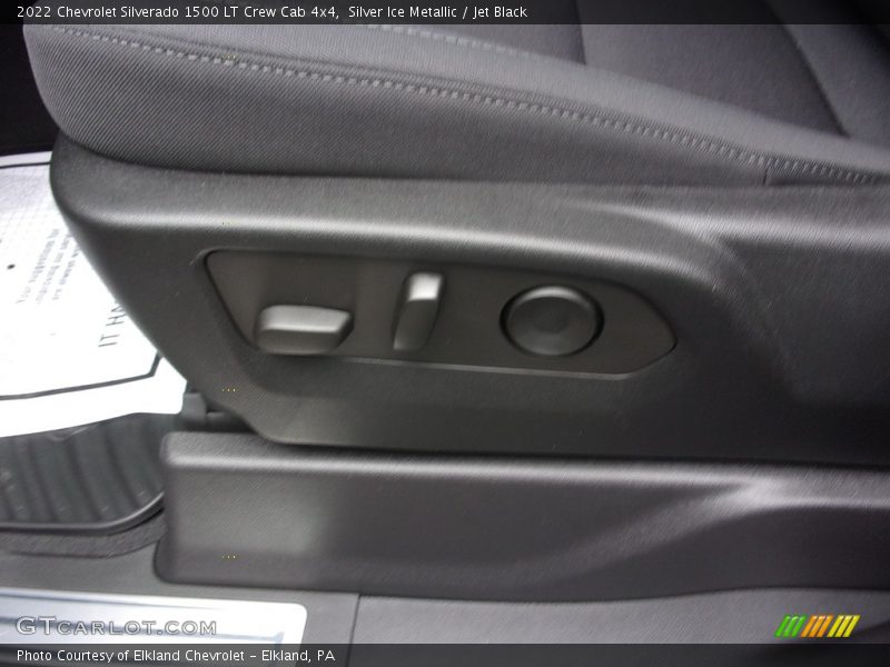 Silver Ice Metallic / Jet Black 2022 Chevrolet Silverado 1500 LT Crew Cab 4x4