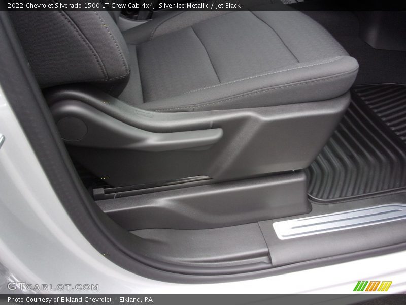 Silver Ice Metallic / Jet Black 2022 Chevrolet Silverado 1500 LT Crew Cab 4x4