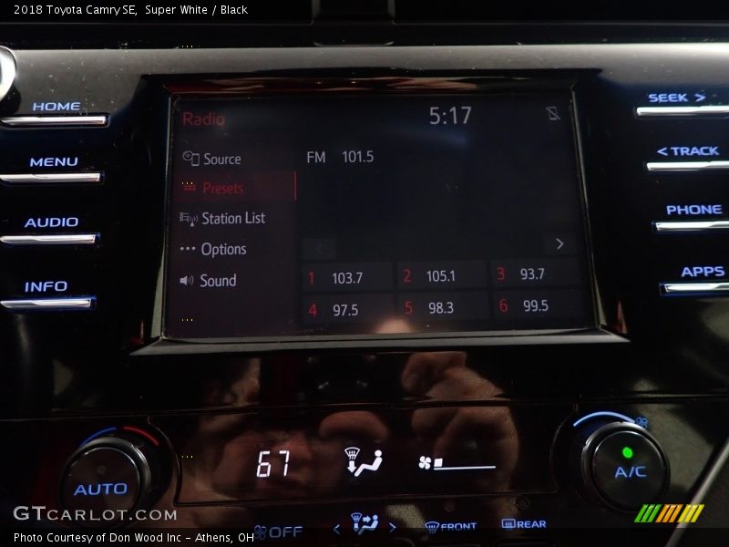 Super White / Black 2018 Toyota Camry SE