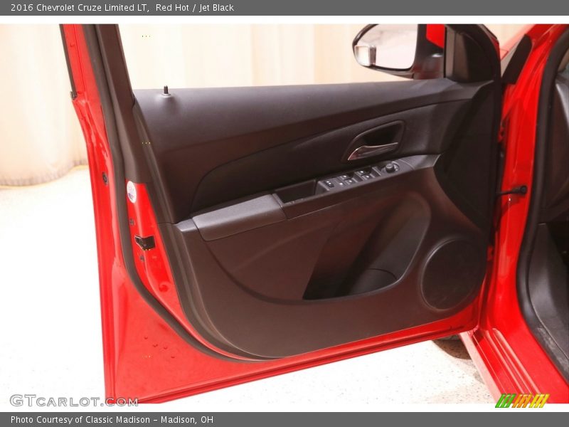 Red Hot / Jet Black 2016 Chevrolet Cruze Limited LT