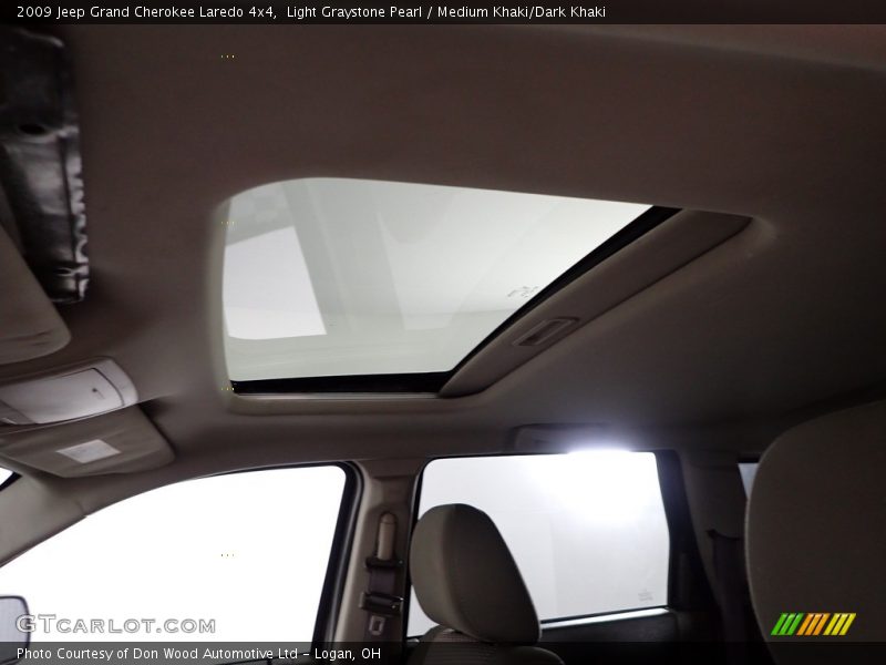 Light Graystone Pearl / Medium Khaki/Dark Khaki 2009 Jeep Grand Cherokee Laredo 4x4