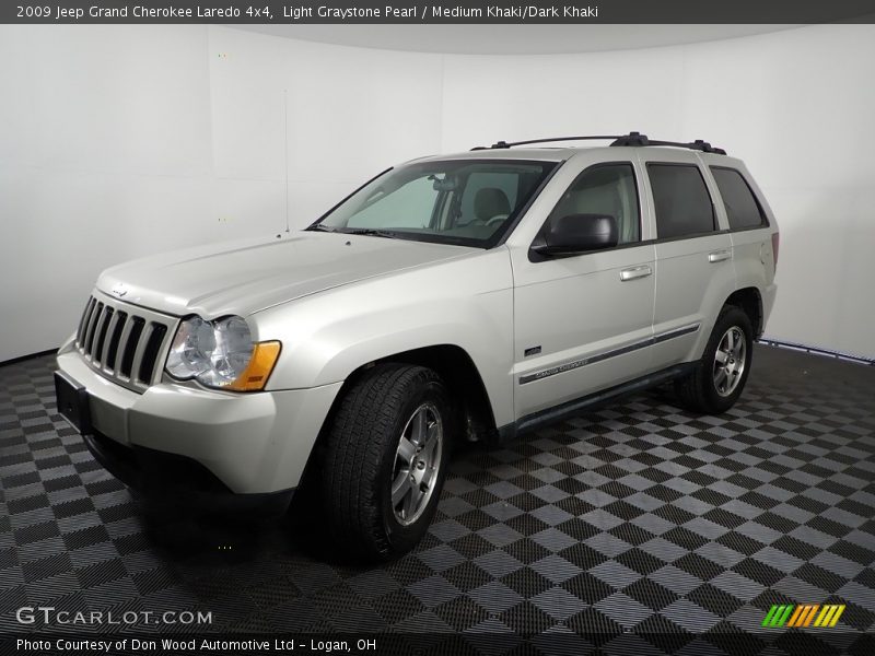 Light Graystone Pearl / Medium Khaki/Dark Khaki 2009 Jeep Grand Cherokee Laredo 4x4