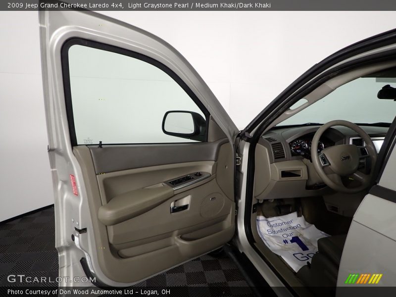 Light Graystone Pearl / Medium Khaki/Dark Khaki 2009 Jeep Grand Cherokee Laredo 4x4