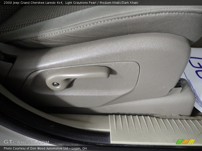 Light Graystone Pearl / Medium Khaki/Dark Khaki 2009 Jeep Grand Cherokee Laredo 4x4