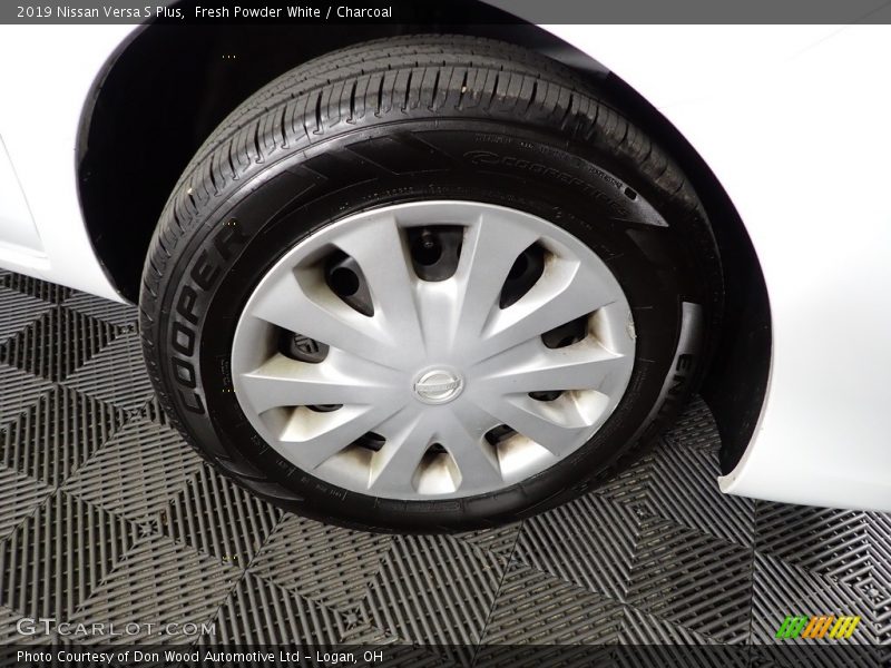 Fresh Powder White / Charcoal 2019 Nissan Versa S Plus