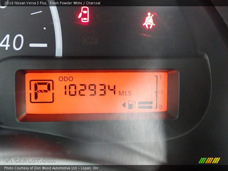 Fresh Powder White / Charcoal 2019 Nissan Versa S Plus