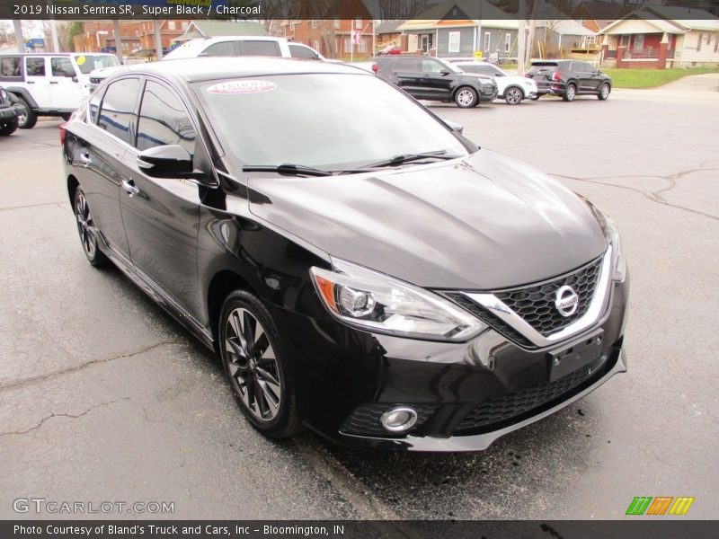 Super Black / Charcoal 2019 Nissan Sentra SR