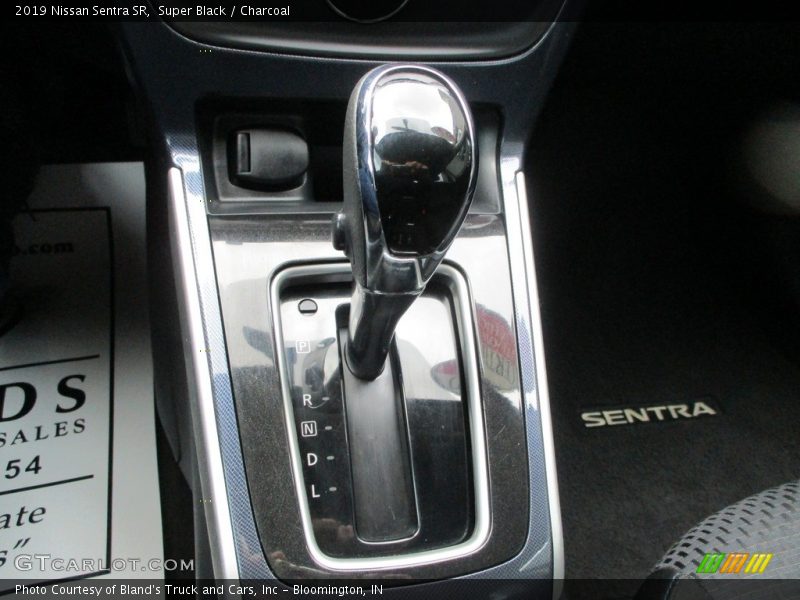 Super Black / Charcoal 2019 Nissan Sentra SR