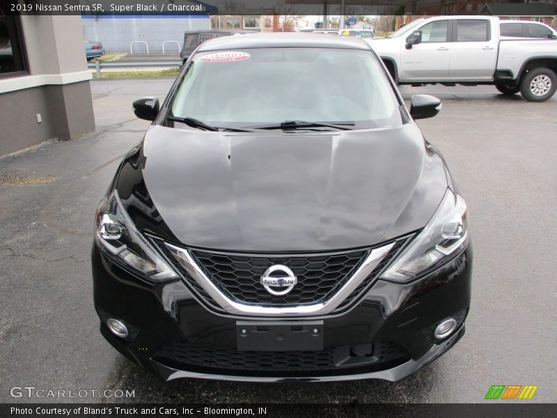 Super Black / Charcoal 2019 Nissan Sentra SR