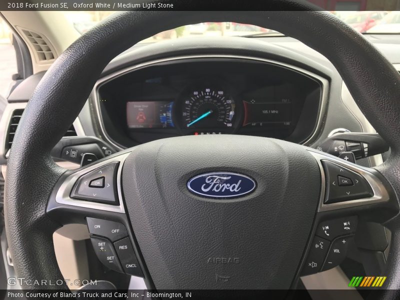 Oxford White / Medium Light Stone 2018 Ford Fusion SE