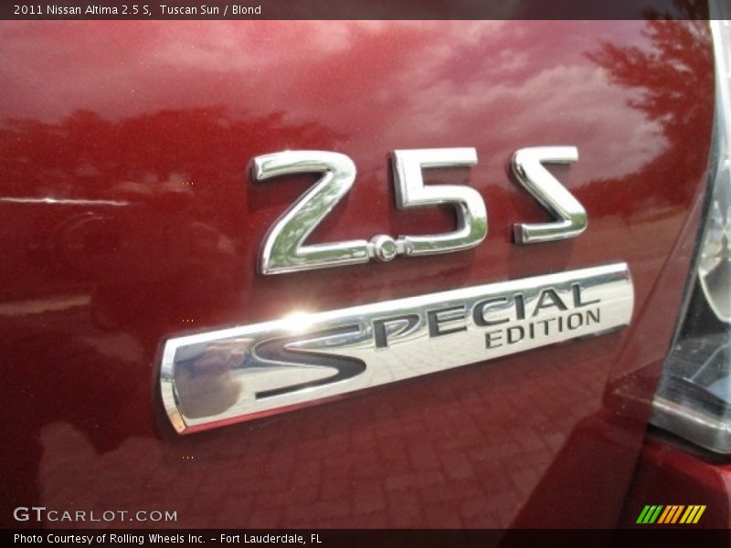 Tuscan Sun / Blond 2011 Nissan Altima 2.5 S