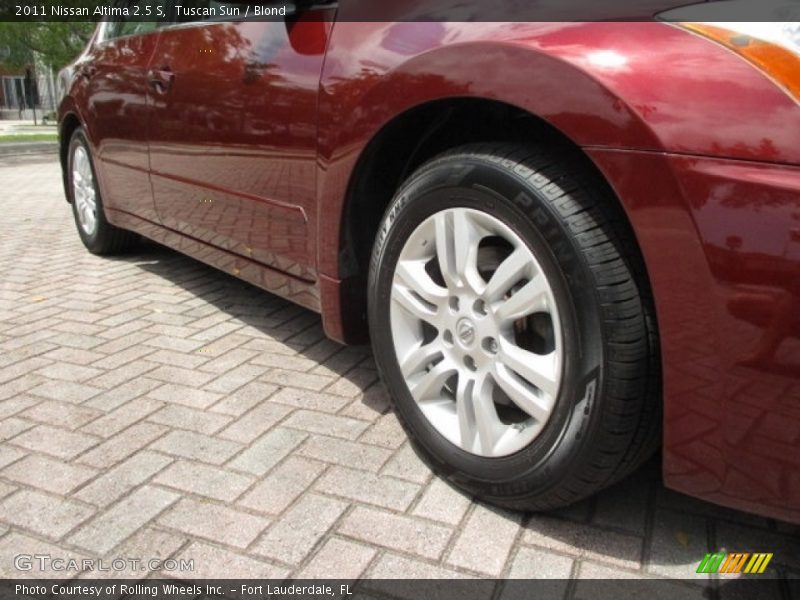 Tuscan Sun / Blond 2011 Nissan Altima 2.5 S