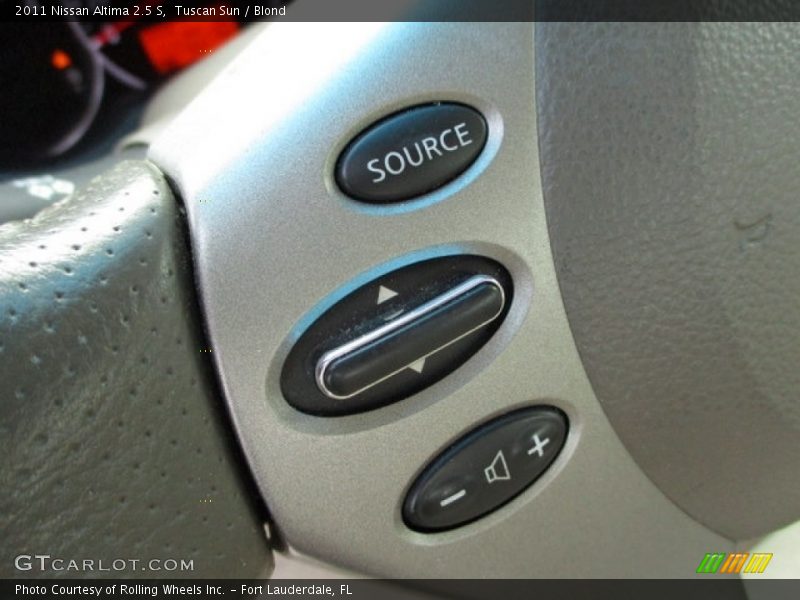 Tuscan Sun / Blond 2011 Nissan Altima 2.5 S