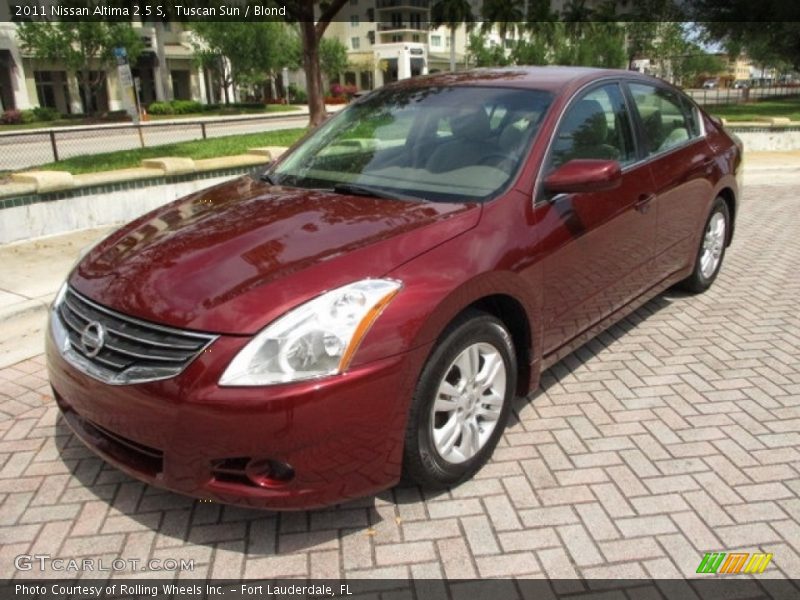 Tuscan Sun / Blond 2011 Nissan Altima 2.5 S