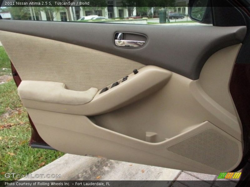 Tuscan Sun / Blond 2011 Nissan Altima 2.5 S