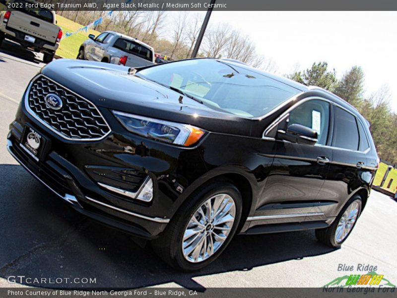 Agate Black Metallic / Medium Soft Ceramic 2022 Ford Edge Titanium AWD