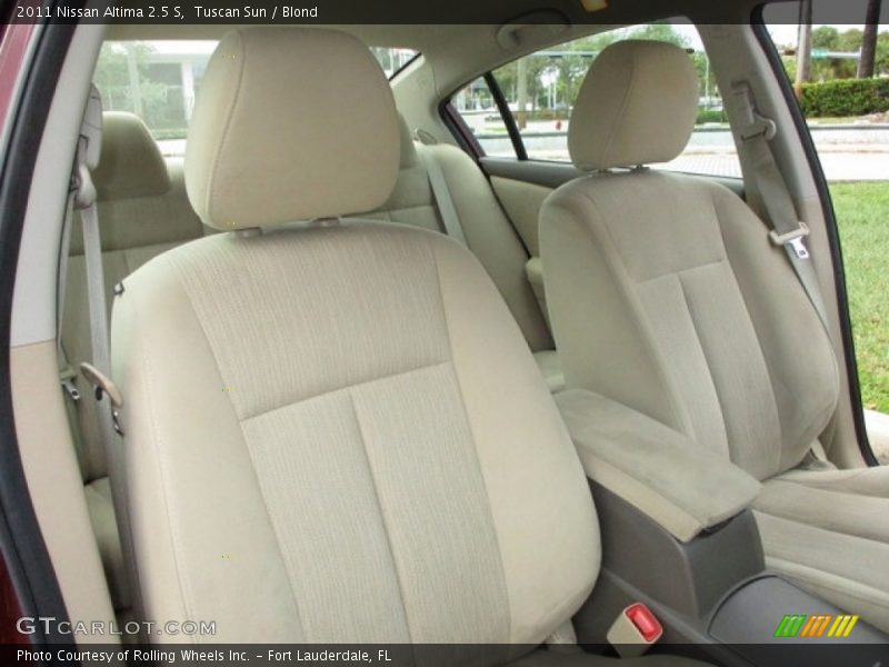 Tuscan Sun / Blond 2011 Nissan Altima 2.5 S