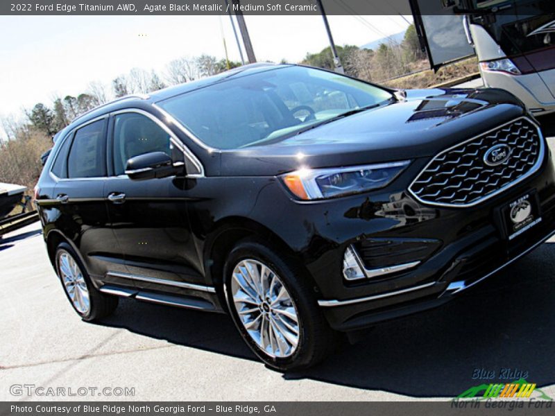 Agate Black Metallic / Medium Soft Ceramic 2022 Ford Edge Titanium AWD