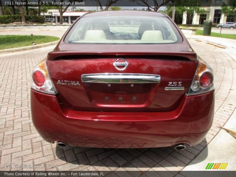 Tuscan Sun / Blond 2011 Nissan Altima 2.5 S