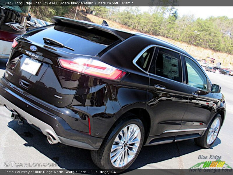 Agate Black Metallic / Medium Soft Ceramic 2022 Ford Edge Titanium AWD