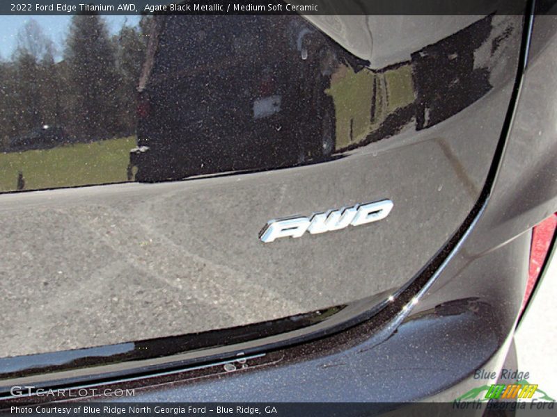 Agate Black Metallic / Medium Soft Ceramic 2022 Ford Edge Titanium AWD