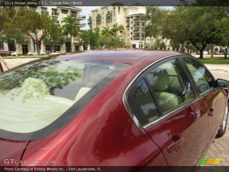 Tuscan Sun / Blond 2011 Nissan Altima 2.5 S