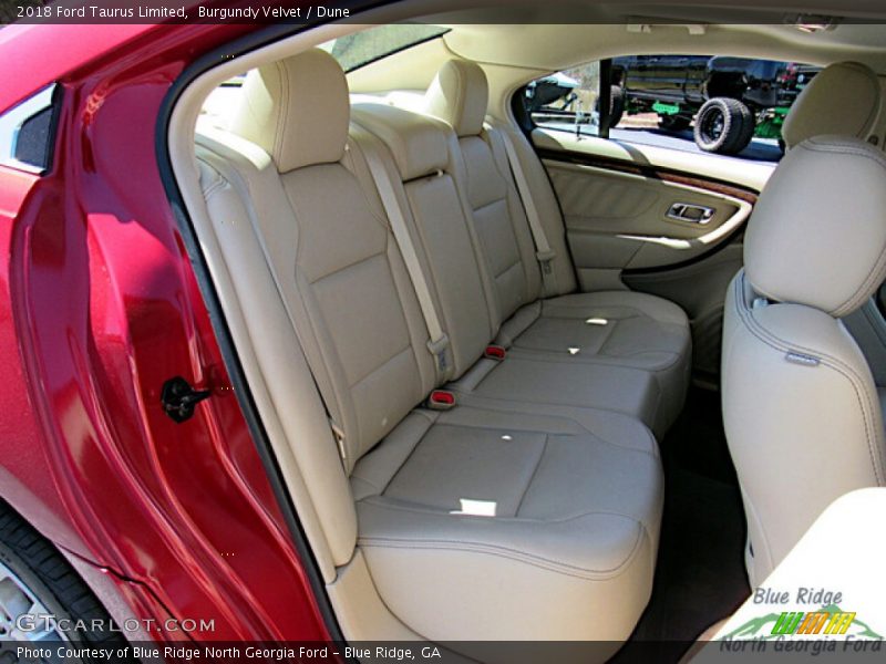 Burgundy Velvet / Dune 2018 Ford Taurus Limited