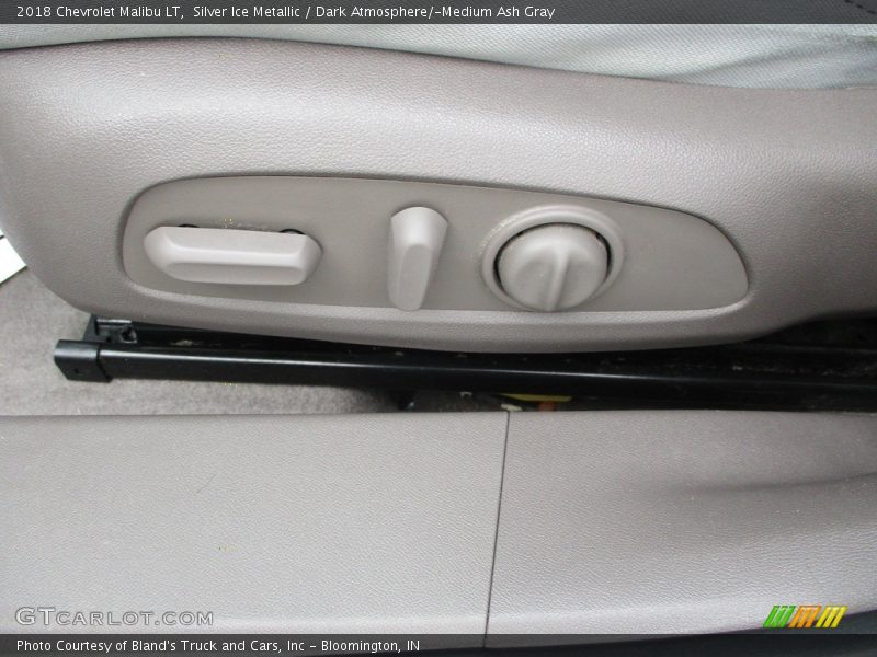 Silver Ice Metallic / Dark Atmosphere/­Medium Ash Gray 2018 Chevrolet Malibu LT