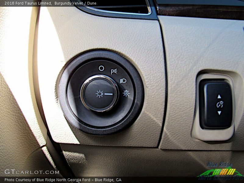Burgundy Velvet / Dune 2018 Ford Taurus Limited
