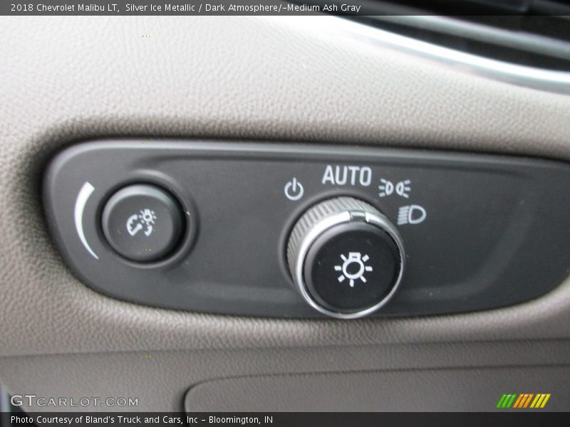 Silver Ice Metallic / Dark Atmosphere/­Medium Ash Gray 2018 Chevrolet Malibu LT