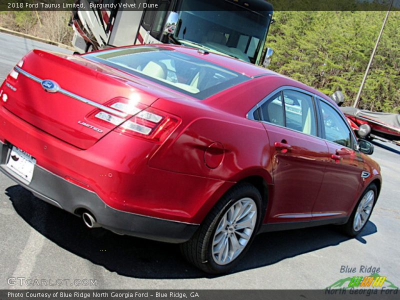 Burgundy Velvet / Dune 2018 Ford Taurus Limited