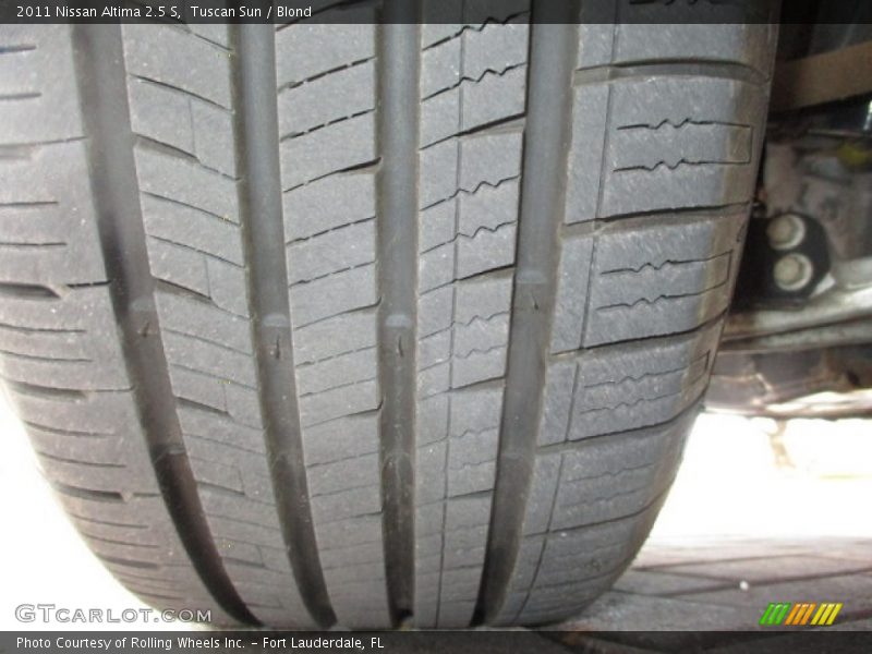 Tuscan Sun / Blond 2011 Nissan Altima 2.5 S