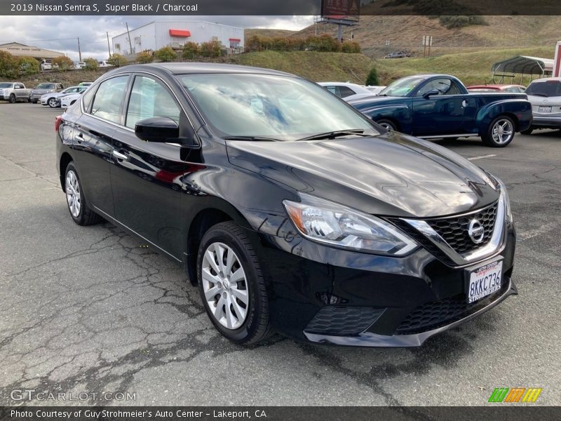 Super Black / Charcoal 2019 Nissan Sentra S