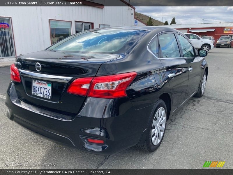 Super Black / Charcoal 2019 Nissan Sentra S