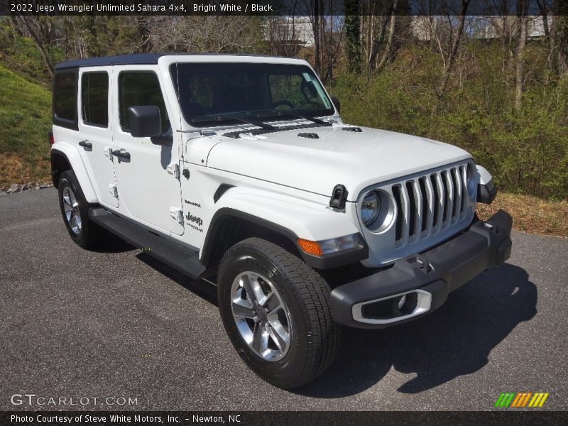 Bright White / Black 2022 Jeep Wrangler Unlimited Sahara 4x4