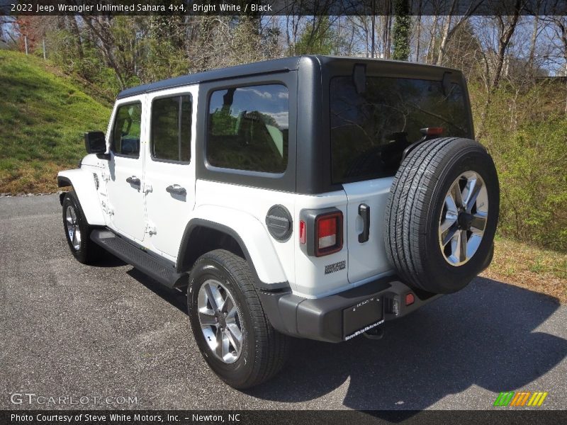 Bright White / Black 2022 Jeep Wrangler Unlimited Sahara 4x4