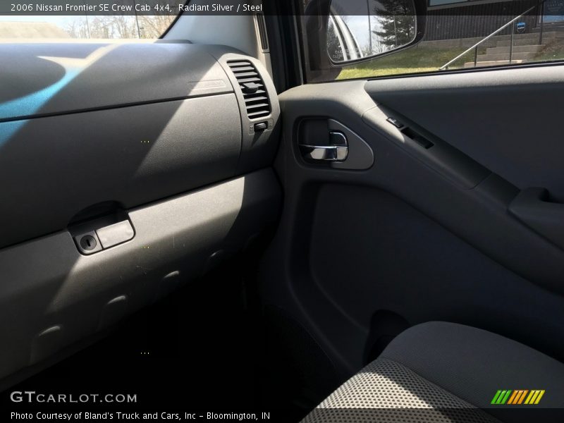 Radiant Silver / Steel 2006 Nissan Frontier SE Crew Cab 4x4
