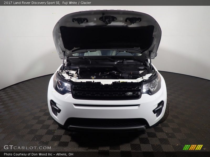 Fuji White / Glacier 2017 Land Rover Discovery Sport SE