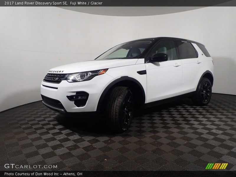 Fuji White / Glacier 2017 Land Rover Discovery Sport SE