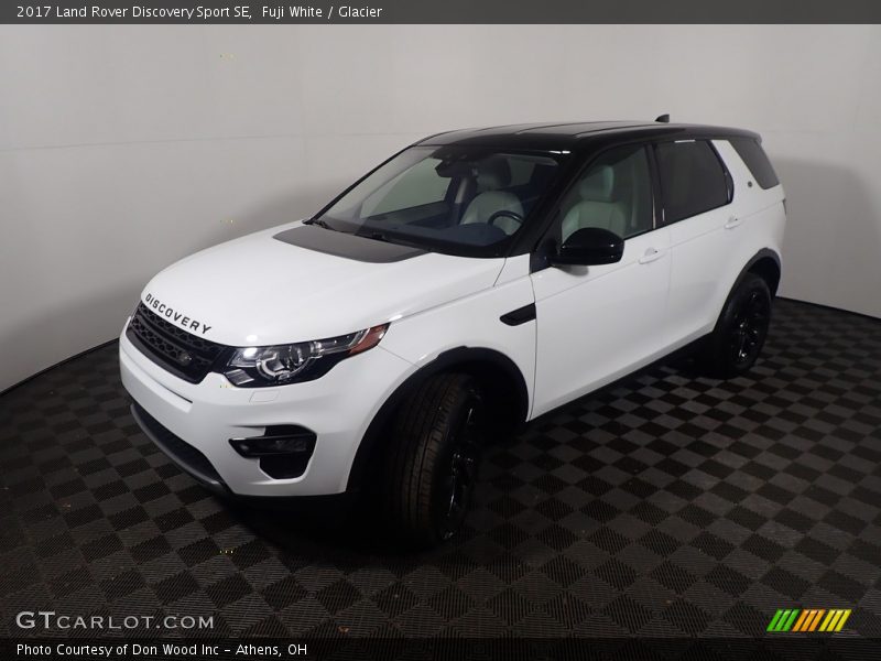 Fuji White / Glacier 2017 Land Rover Discovery Sport SE