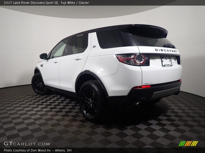 Fuji White / Glacier 2017 Land Rover Discovery Sport SE
