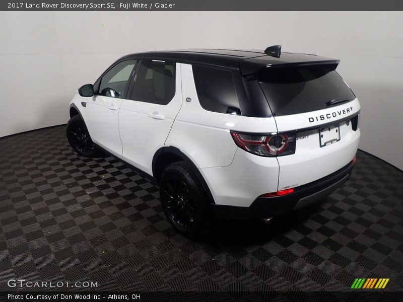 Fuji White / Glacier 2017 Land Rover Discovery Sport SE