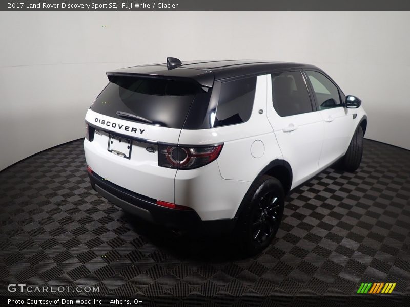 Fuji White / Glacier 2017 Land Rover Discovery Sport SE