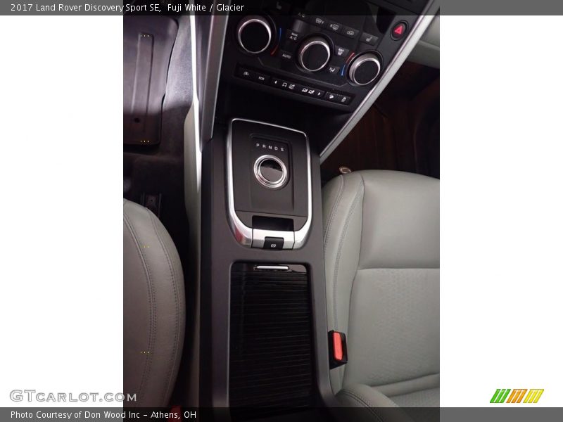 Fuji White / Glacier 2017 Land Rover Discovery Sport SE